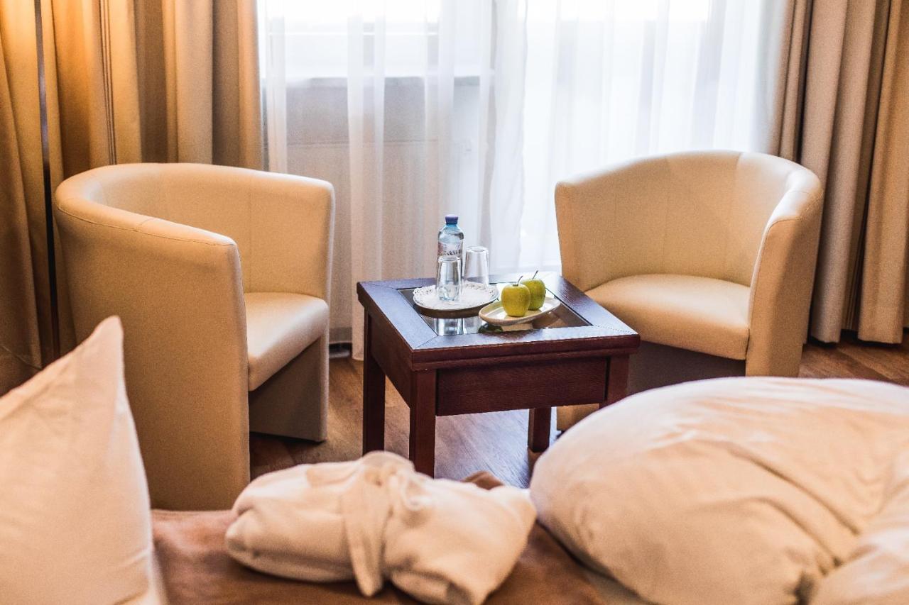 Hotel Dreisonnen 세르파우스 외부 사진